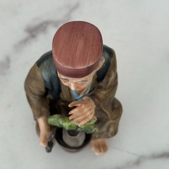 Bonsai Tree Pruning Hand-Painted Ceramic Figurine Of Elderly Man - Picture 6 of 6